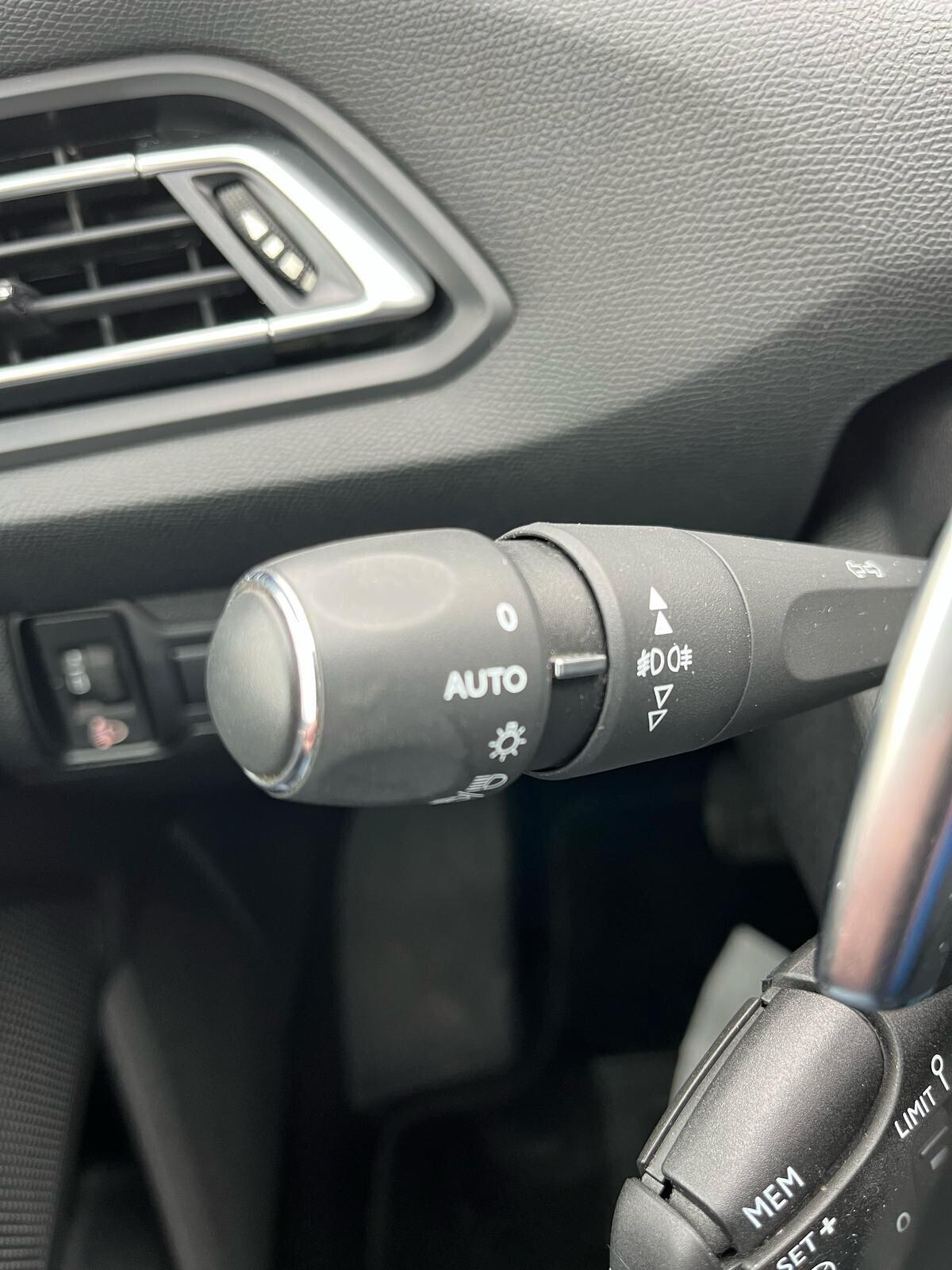 Peugeot 308 BlueHDi 130 S&S EAT8 Allure