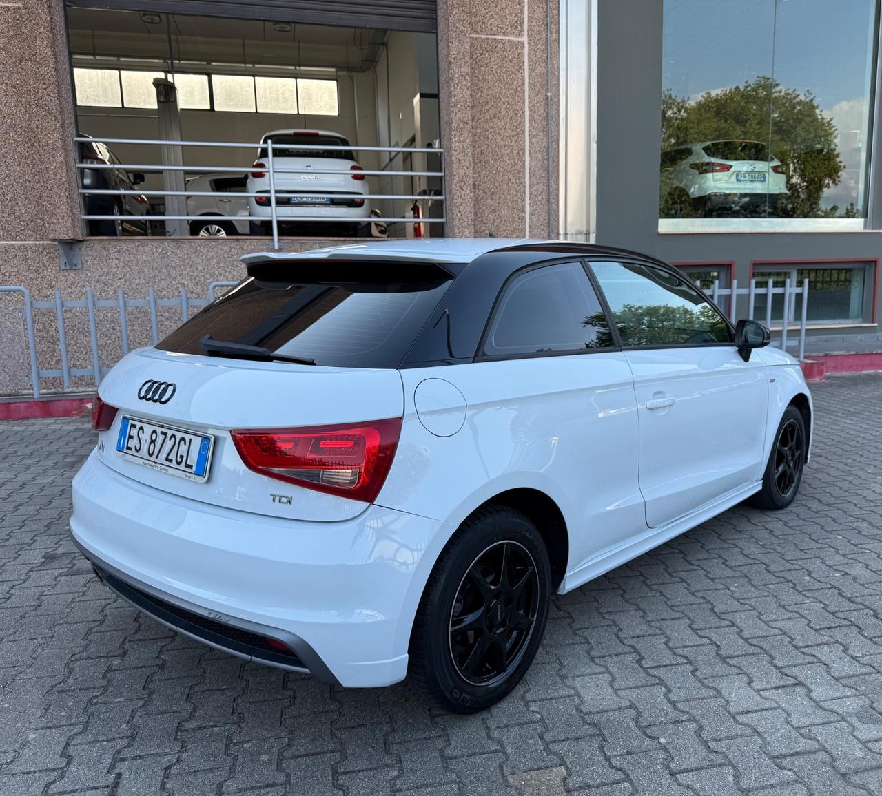 Audi A1 1.6 TDI S line edition plus Neopatentati