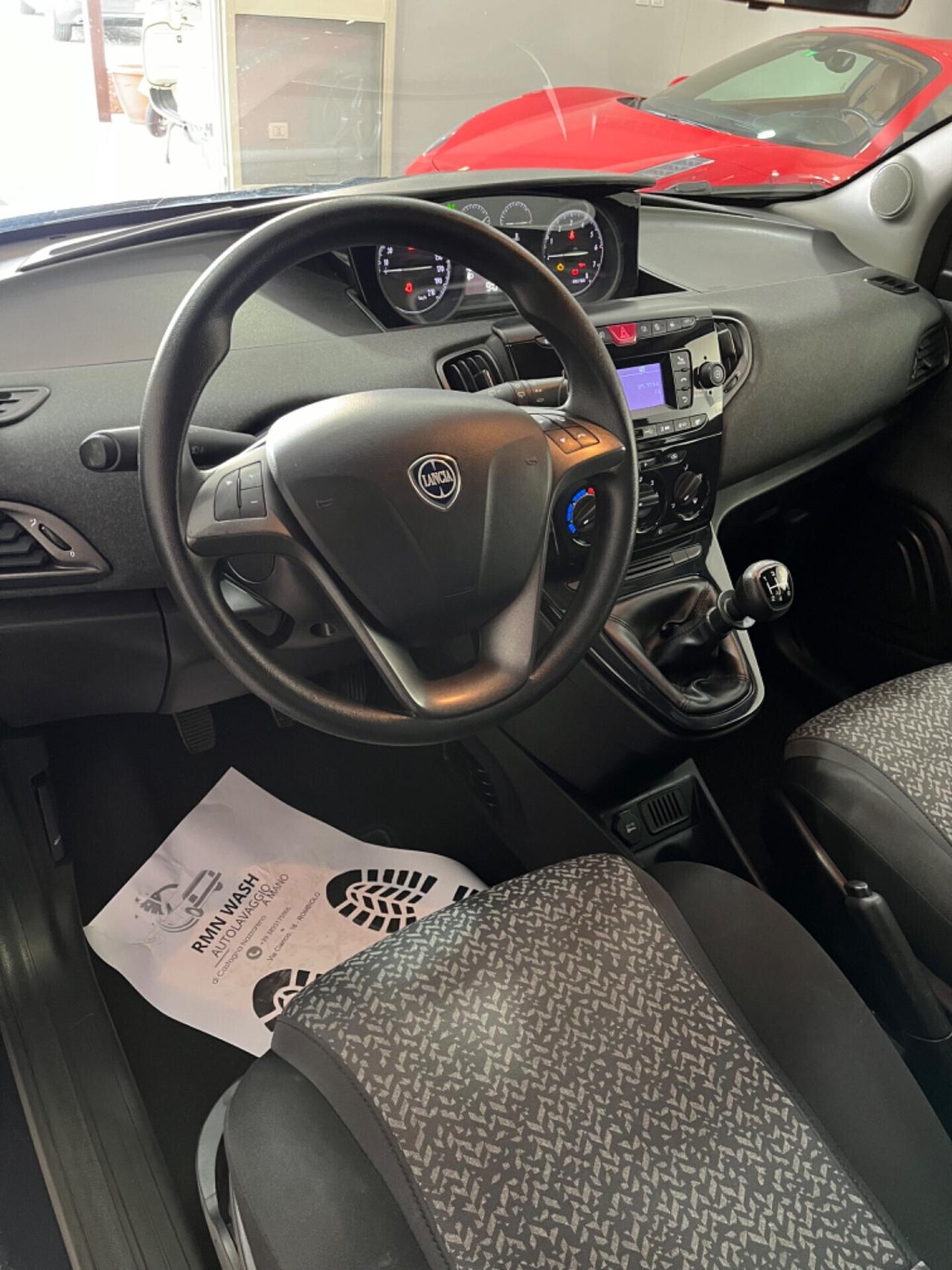 Lancia Ypsilon 1.2 69 CV 5 porte S&S Platinum