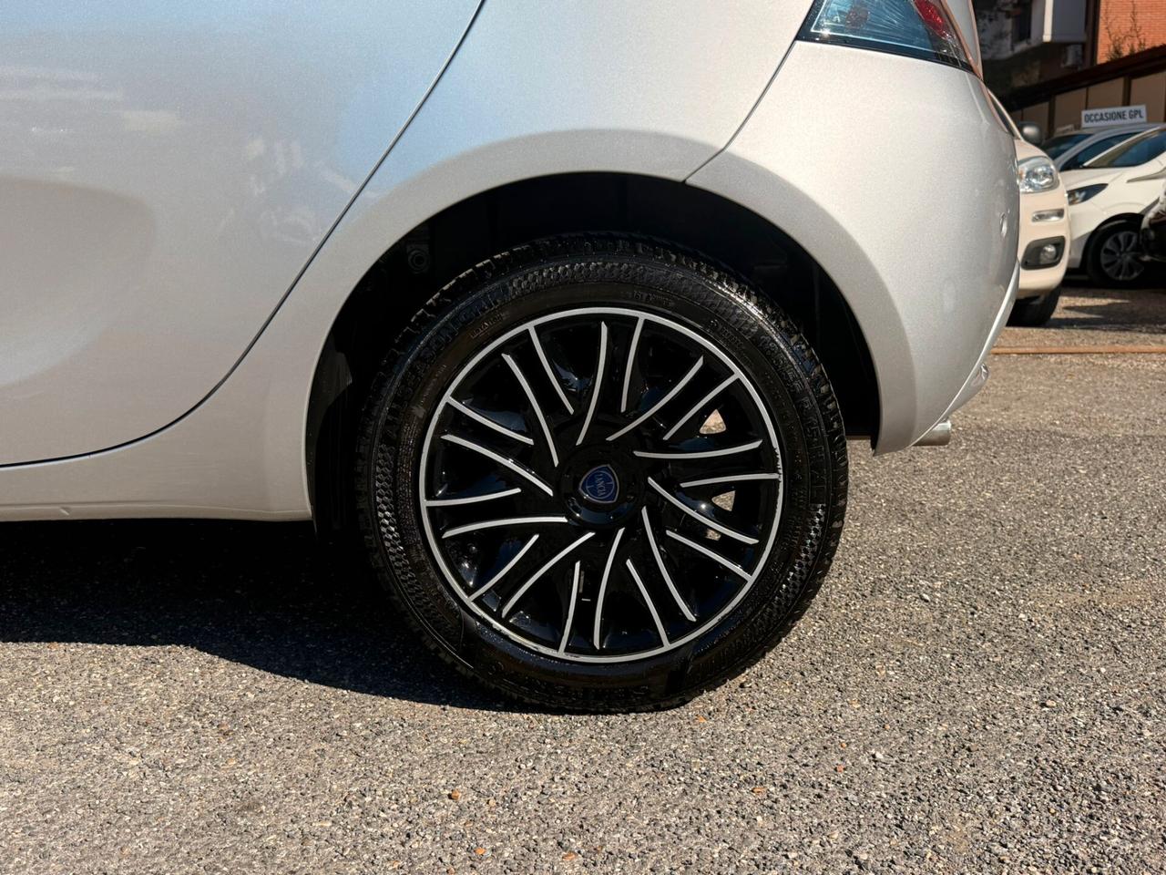 Lancia Ypsilon 1.0 FireFly 5 porte S&S Hybrid Ecochic Gold