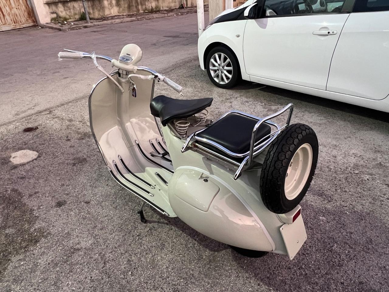 Piaggio Vespa 150 (VBB1) Struzzo