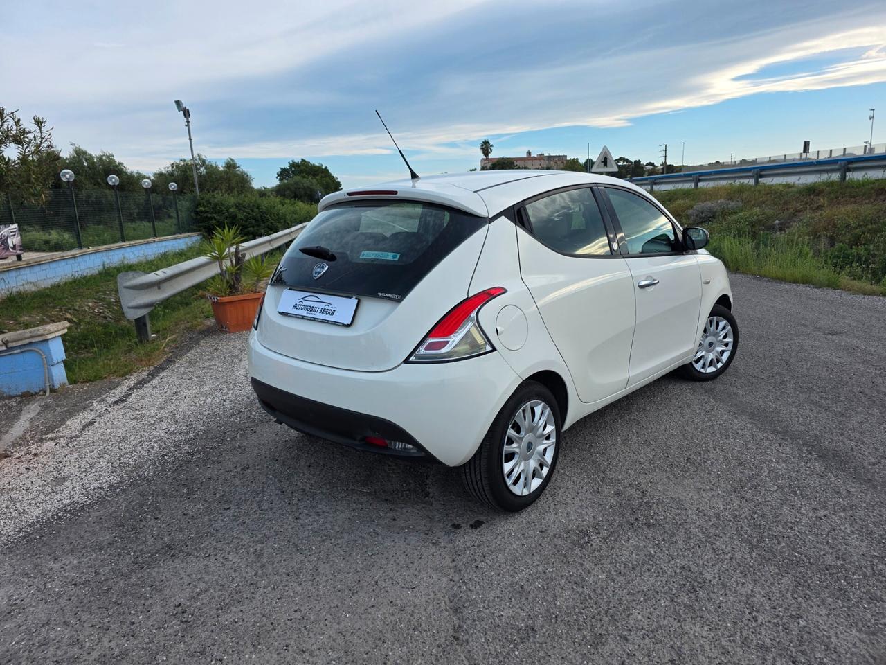 Lancia Ypsilon 1.2 69 CV 5 porte GPL Ecochic Silver