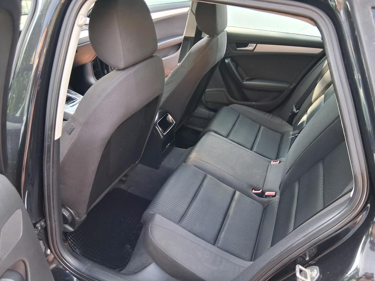 Audi A4 Avant 2.0 tdi sline