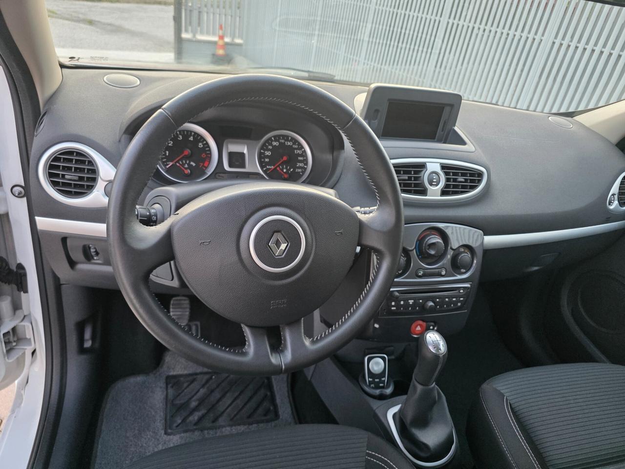 Renault Clio 1.2 75CV perfetta e garantita 12 mesi