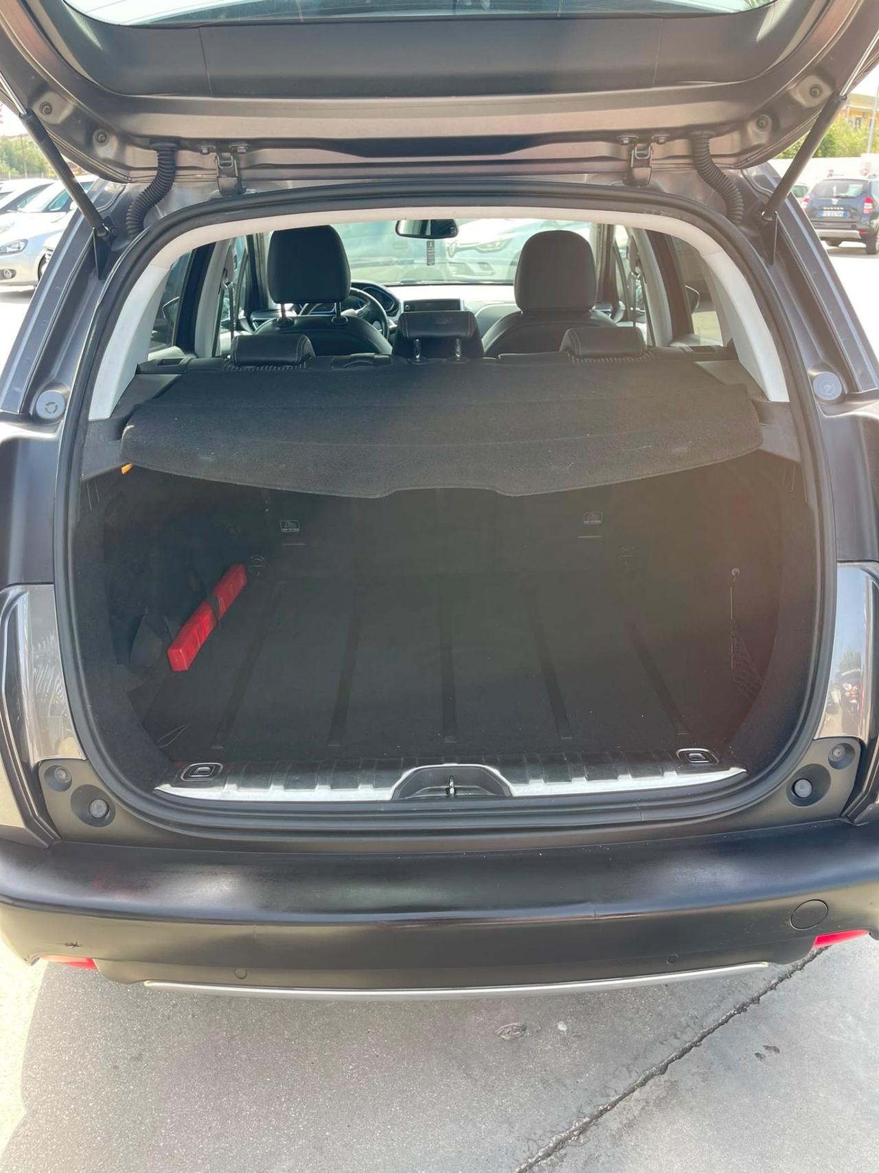 Peugeot 2008 1.6 hdi allure