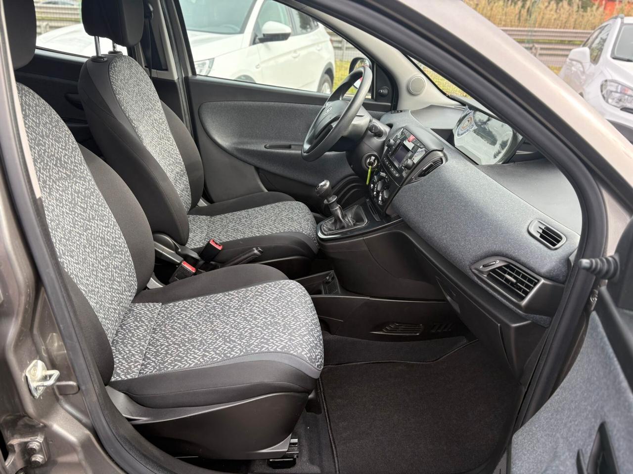 Lancia Ypsilon 1.2 69 CV 5 porte Elefantino Blu