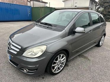 MERCEDES-BENZ B 180 CDI Premium senza nessun lavoro da fare