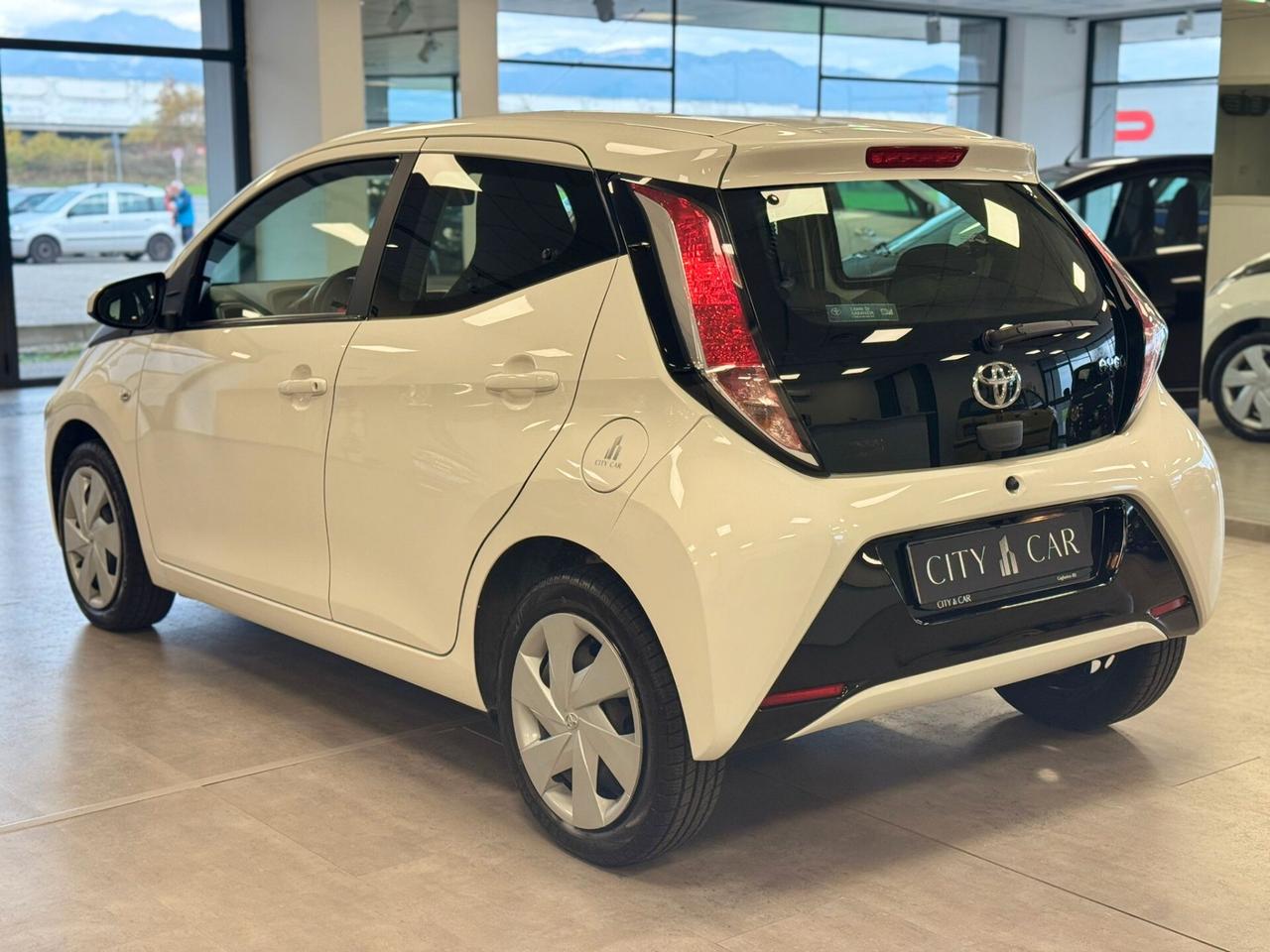 Toyota Aygo 1.0 VVT-i 69 CV 5 porte x-cite