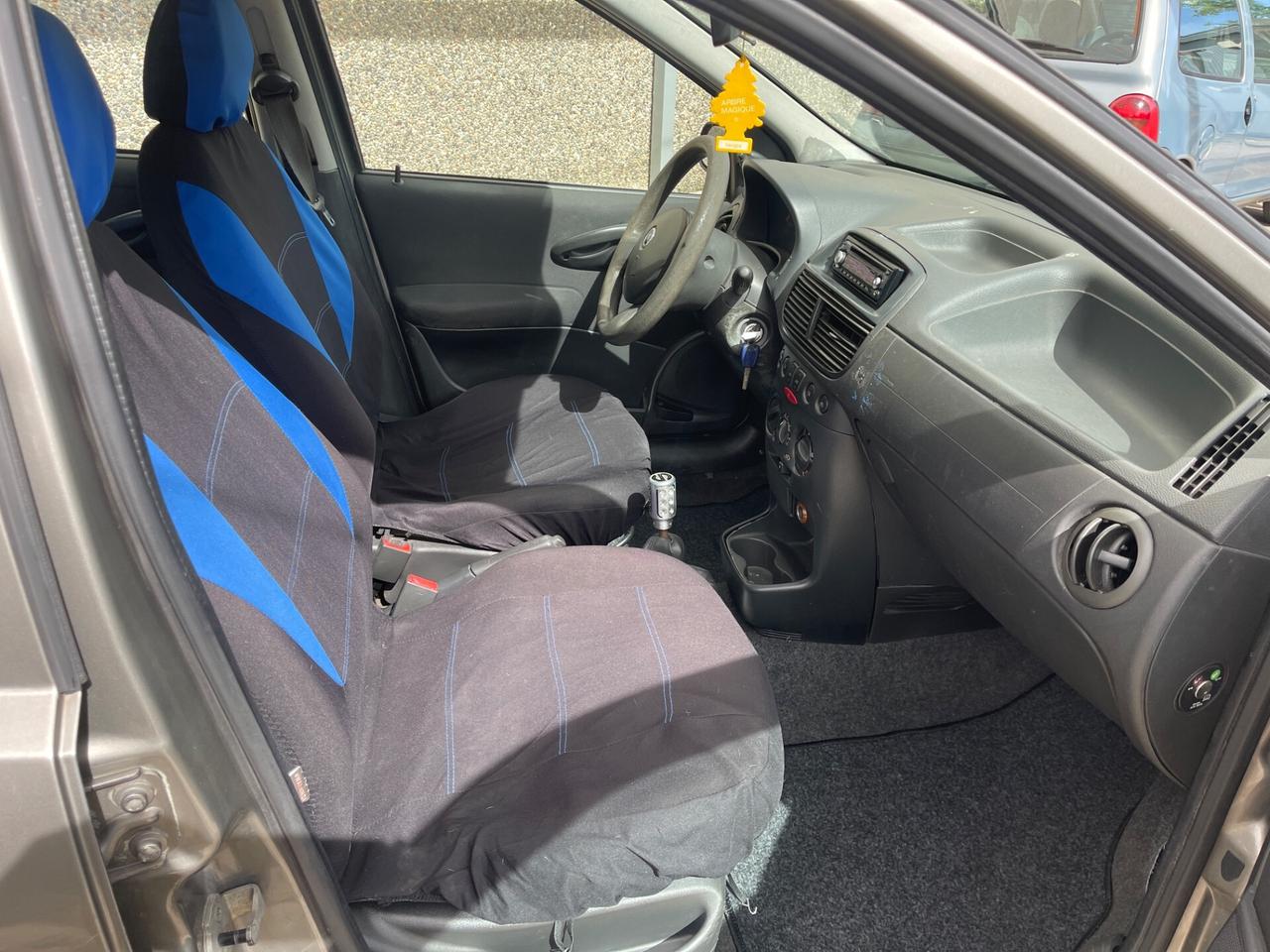 Fiat Punto 1.2i benzina euro4 neopatentati