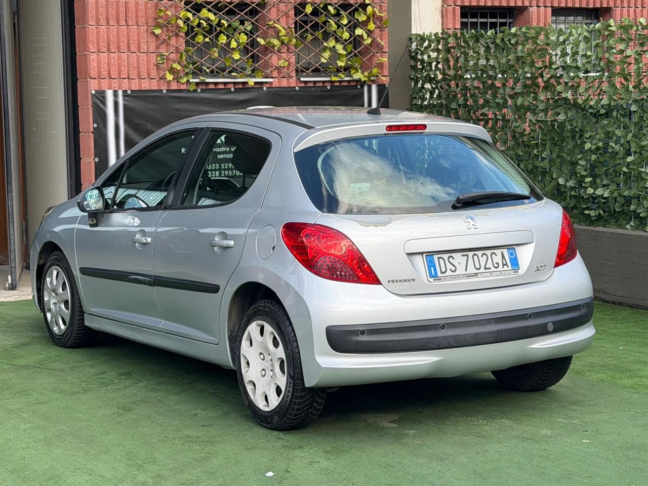 Peugeot 207 1.4 HDi 70CV 5p. ONE Line