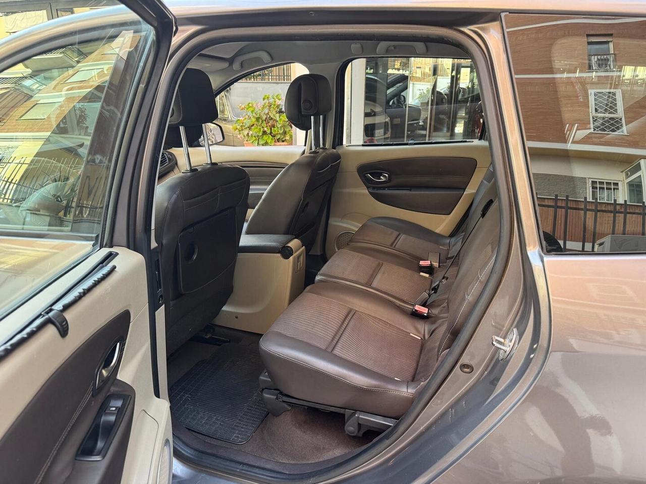 RENAULT Grand Scenic 1.9 dCi 130CV Luxe 7 POSTI