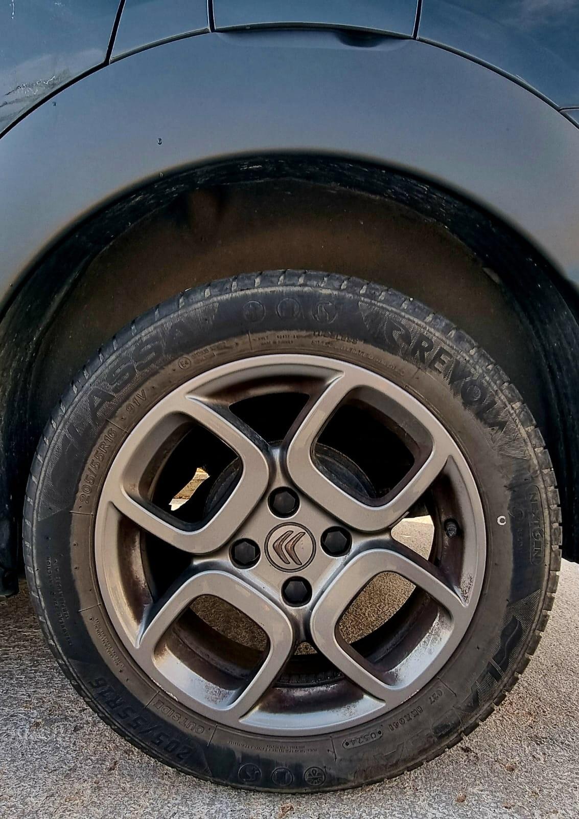 Citroen C4 Cactus 1.6 BlueHDi 100 CV Shine