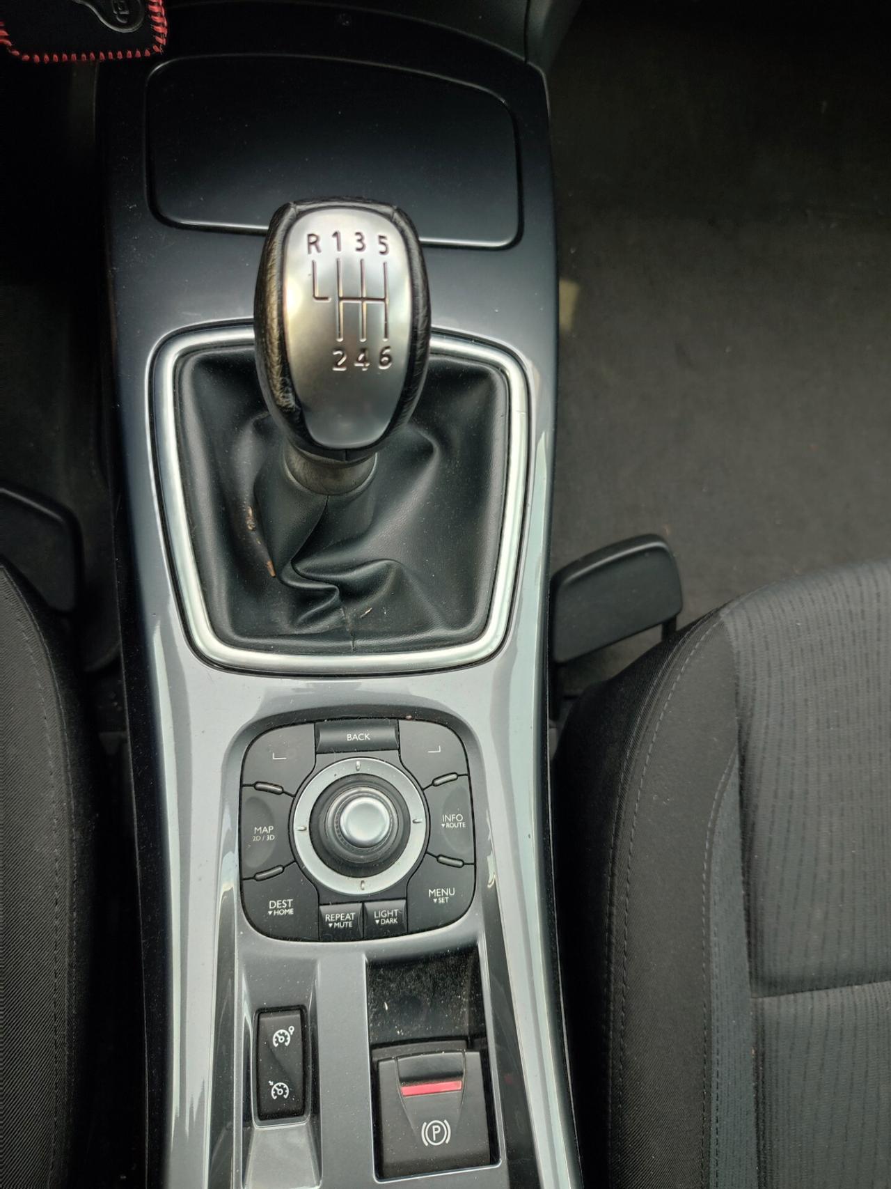 RENAULT NEW LAGUNA 1.5DIESEL BERLINA SPORT POCHI KM
