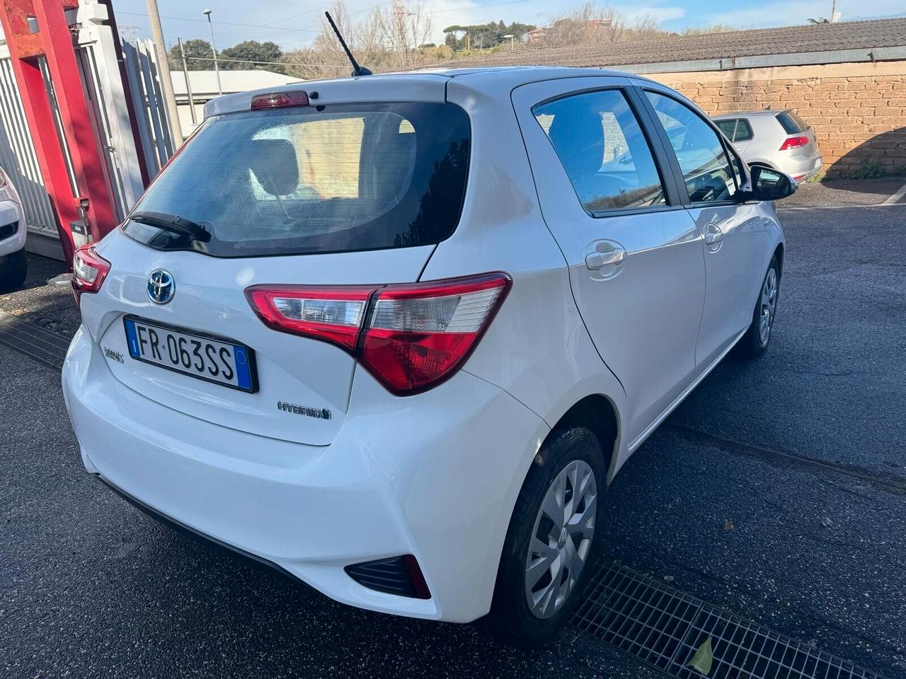 Toyota Yaris 1.5 Hybrid 5 porte Business