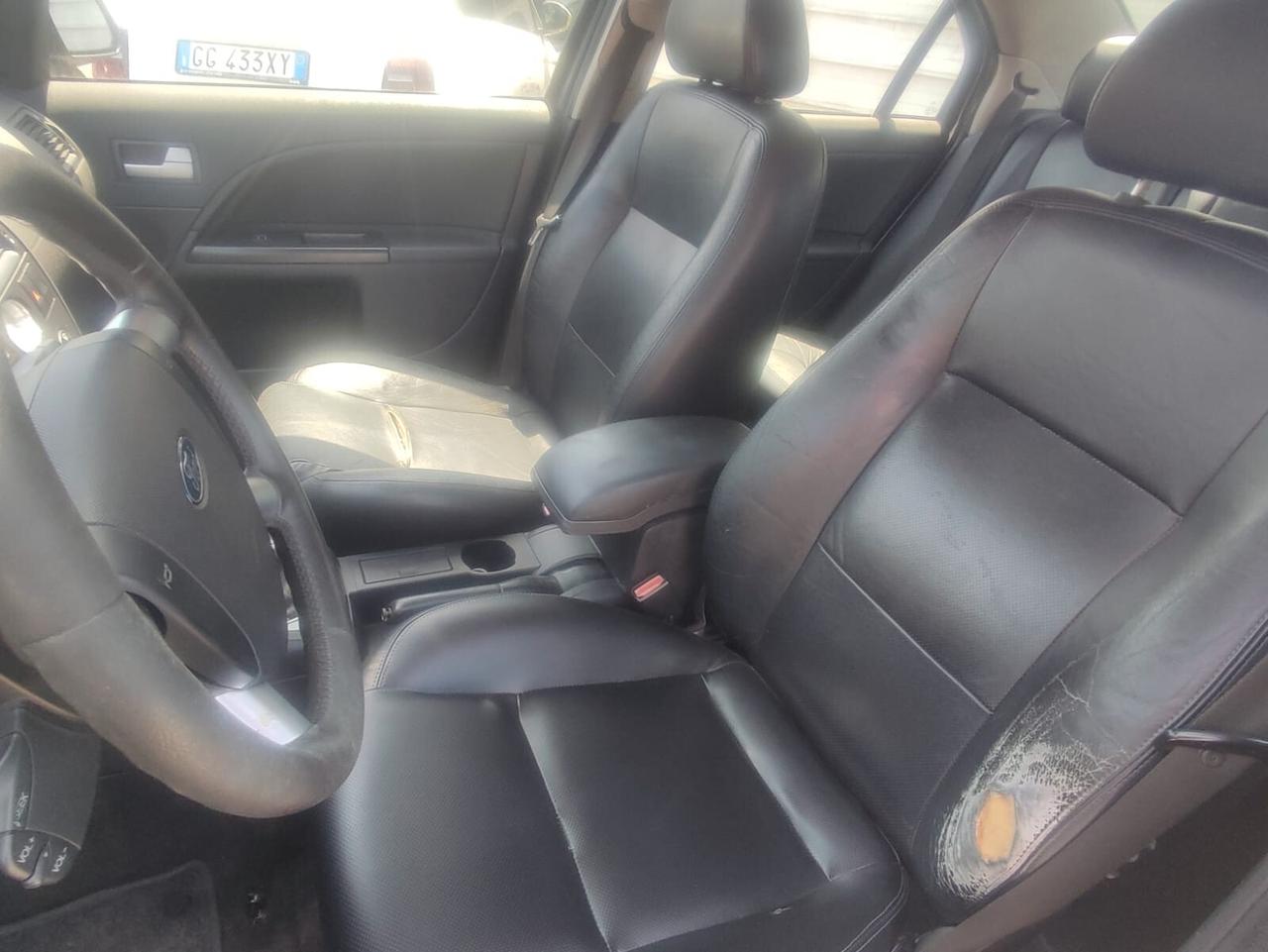 Ford Mondeo 2.0 TDDi cat 4p. Ghia