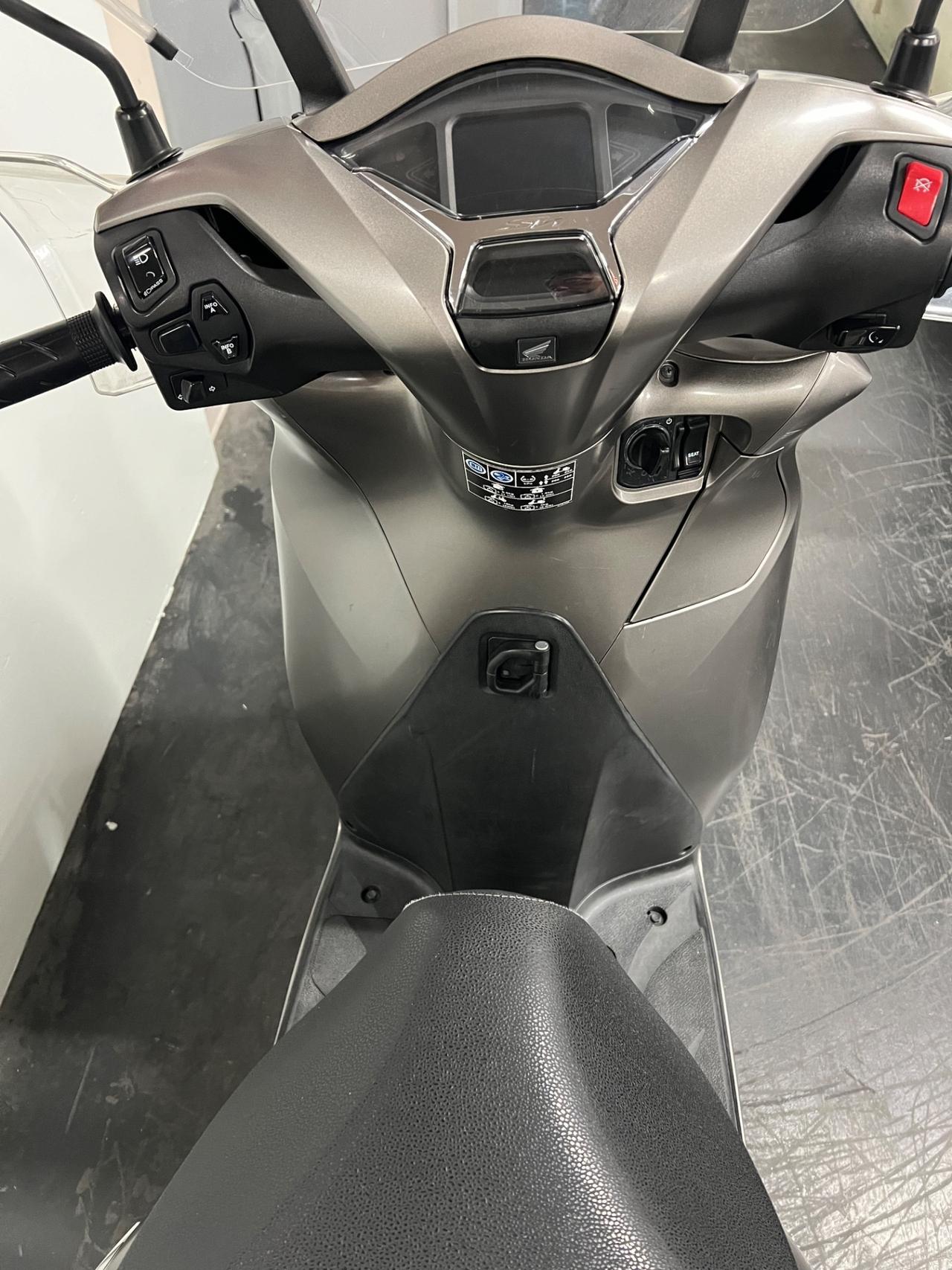Honda SH 350 i