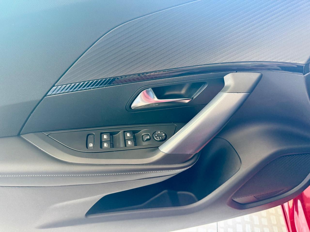 Peugeot 2008 1.5 Diesel 102Cv Allure