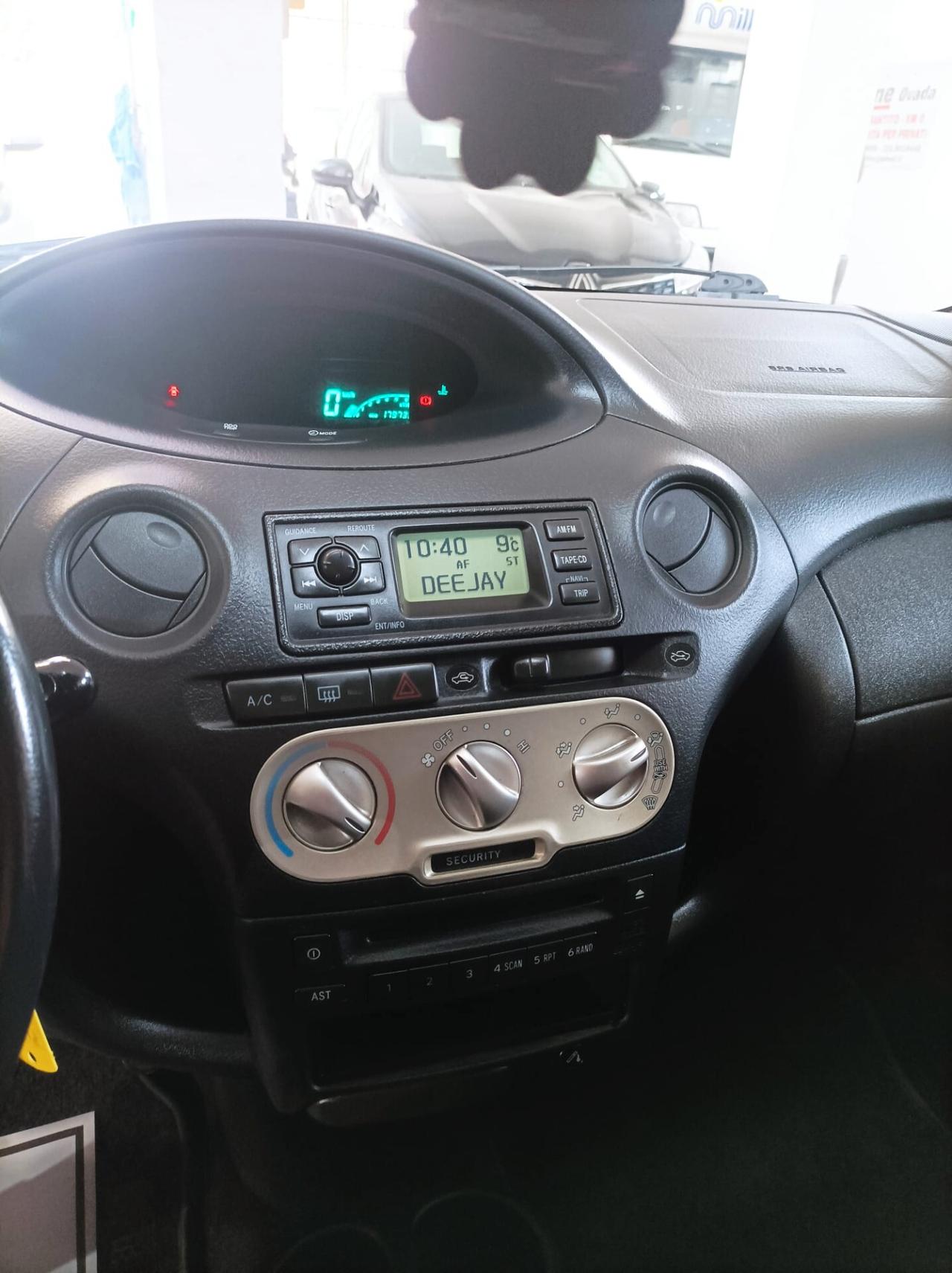 Toyota Yaris 1.0i 16V cat 5 porte Sol B.E.L.L.A!!