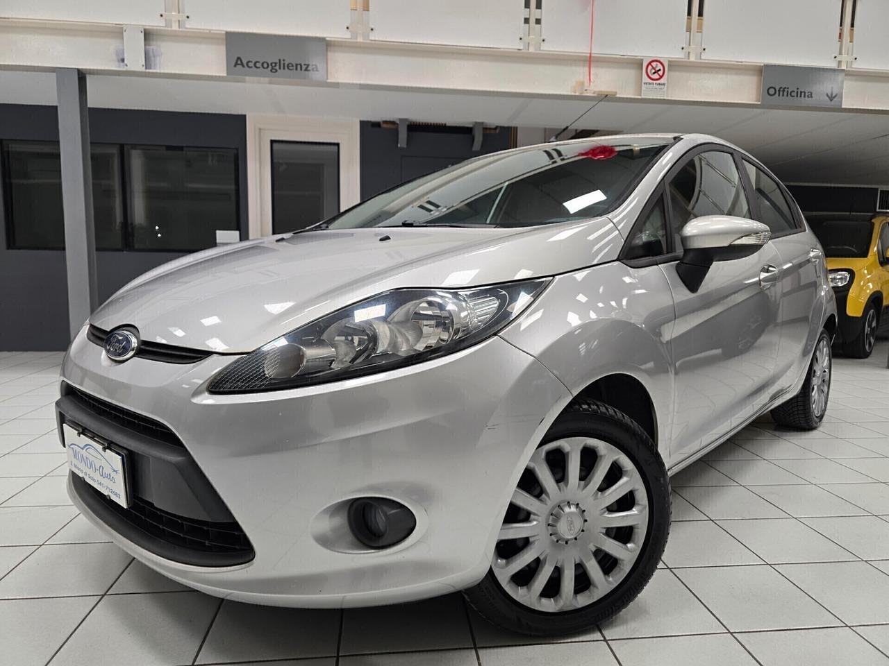 Ford Fiesta 1.2 82CV 5 porte 2010 NEOPATENTATI