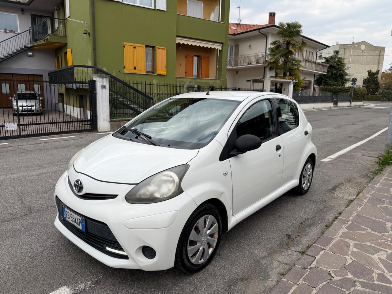 Toyota Aygo 1.0 12V VVT-i 5 porte Lounge Connect