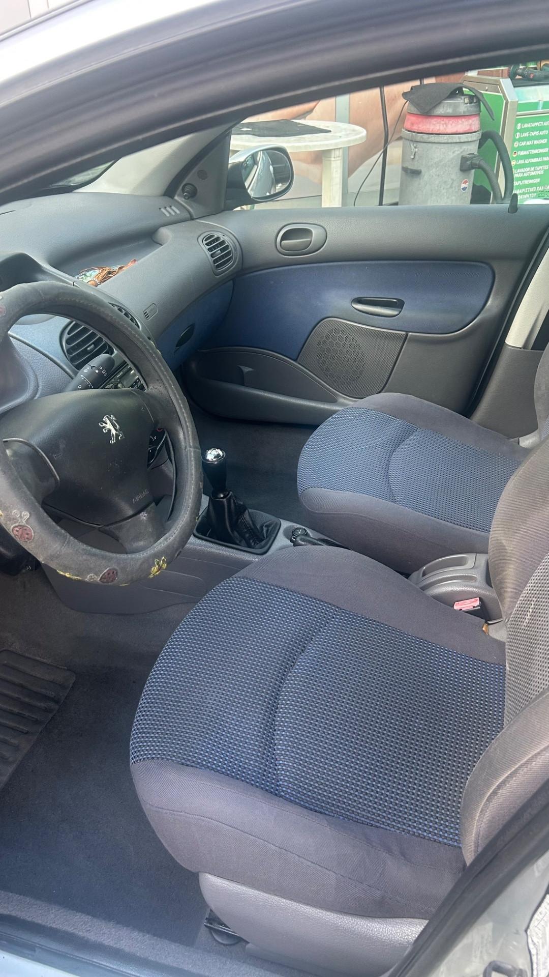 Peugeot 206 1.1 5p. XR