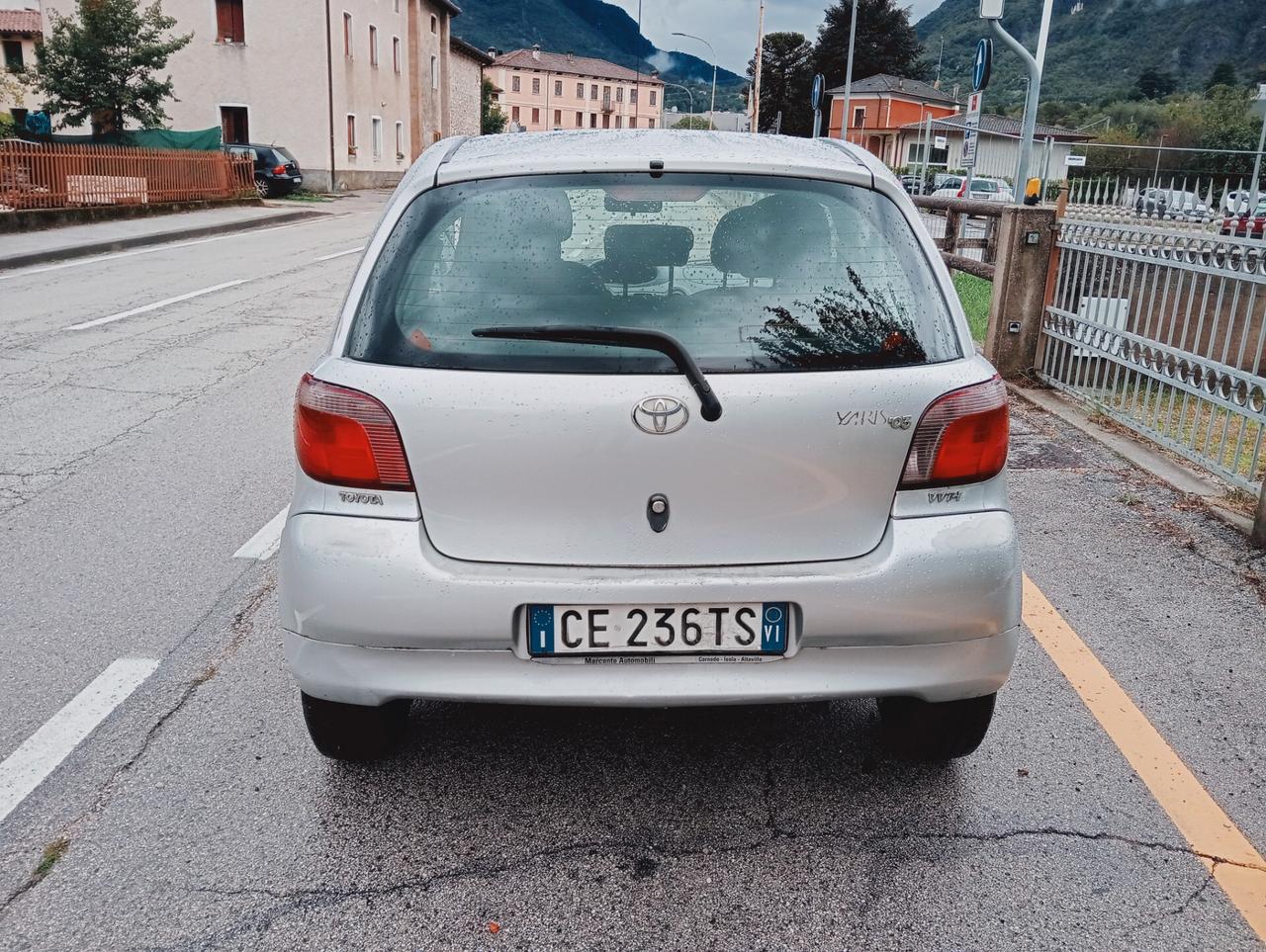 Toyota Yaris 1.0i 16V cat 3 porte Sol