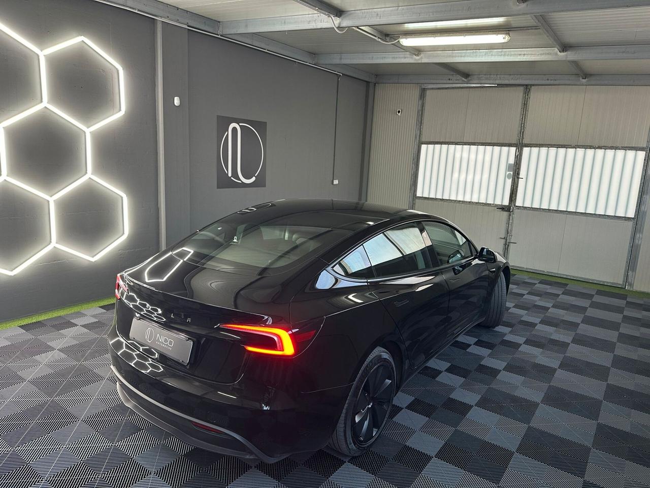 Tesla Model 3 NV35 RWD Premium