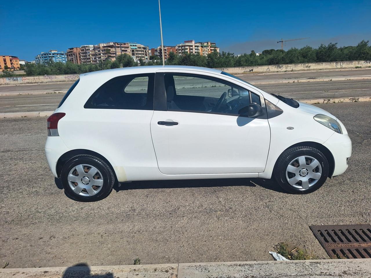 Toyota Yaris 1.0 3 porte Now - 2010
