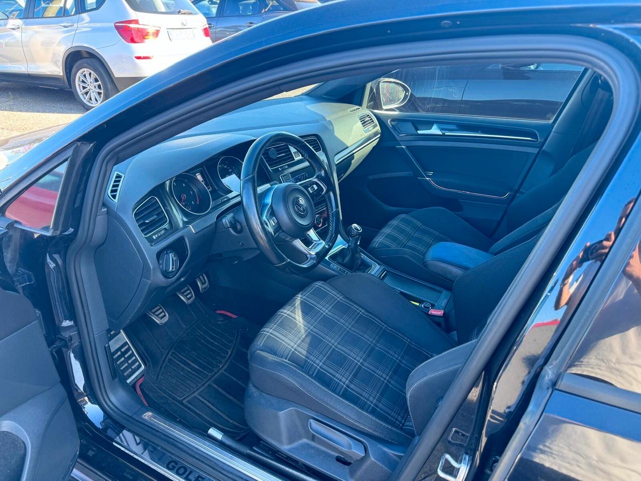 Volkswagen Golf GTD 2.0 TDI DSG 5p. Business BlueMotion Technology