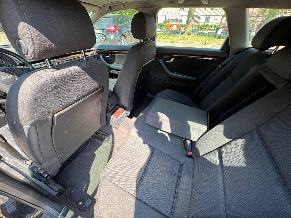 Audi A4 Avant 2.5 V6 tdi 163cv