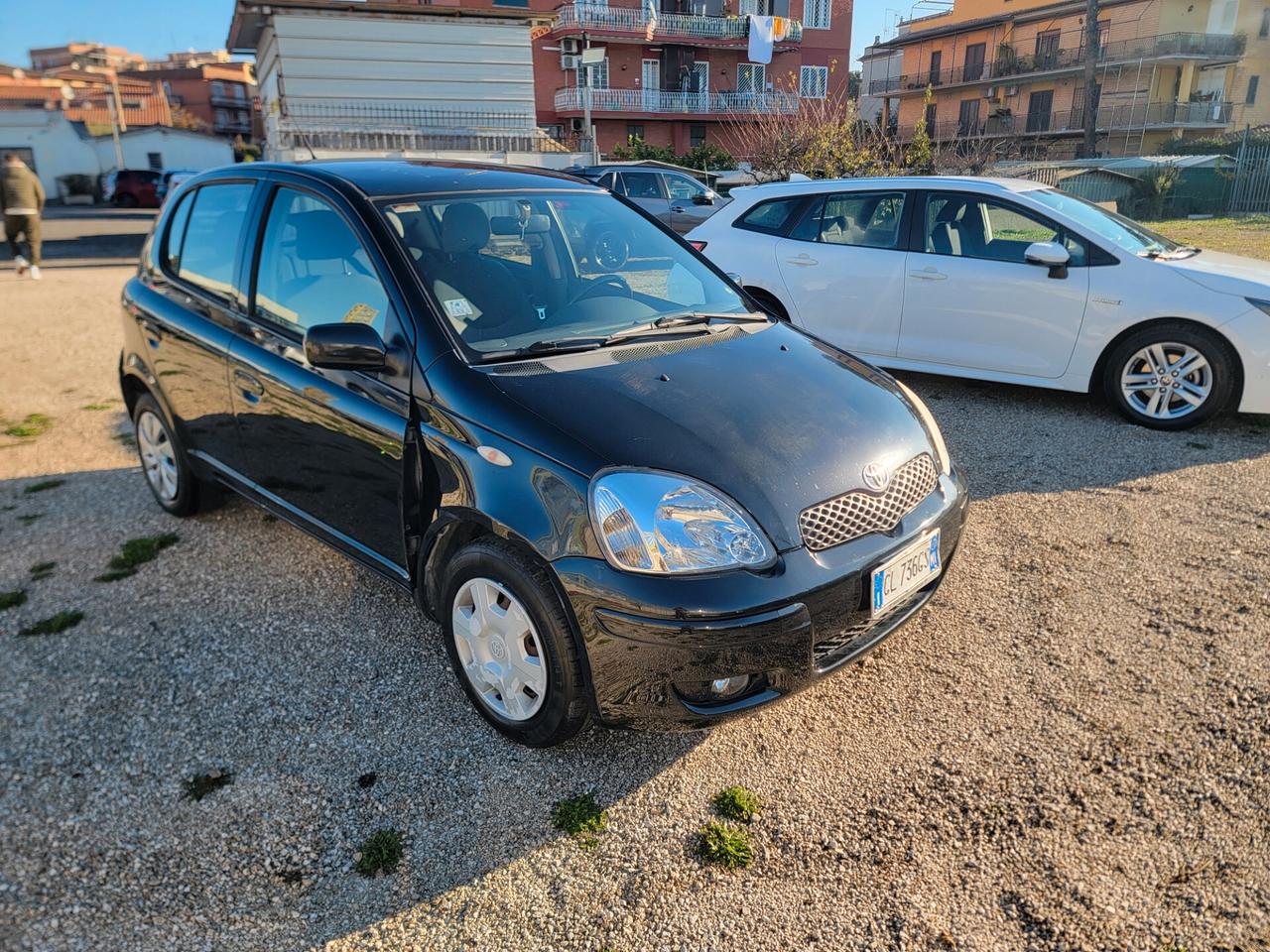 Toyota Yaris 1.0i 16V cat 5 porte Sol