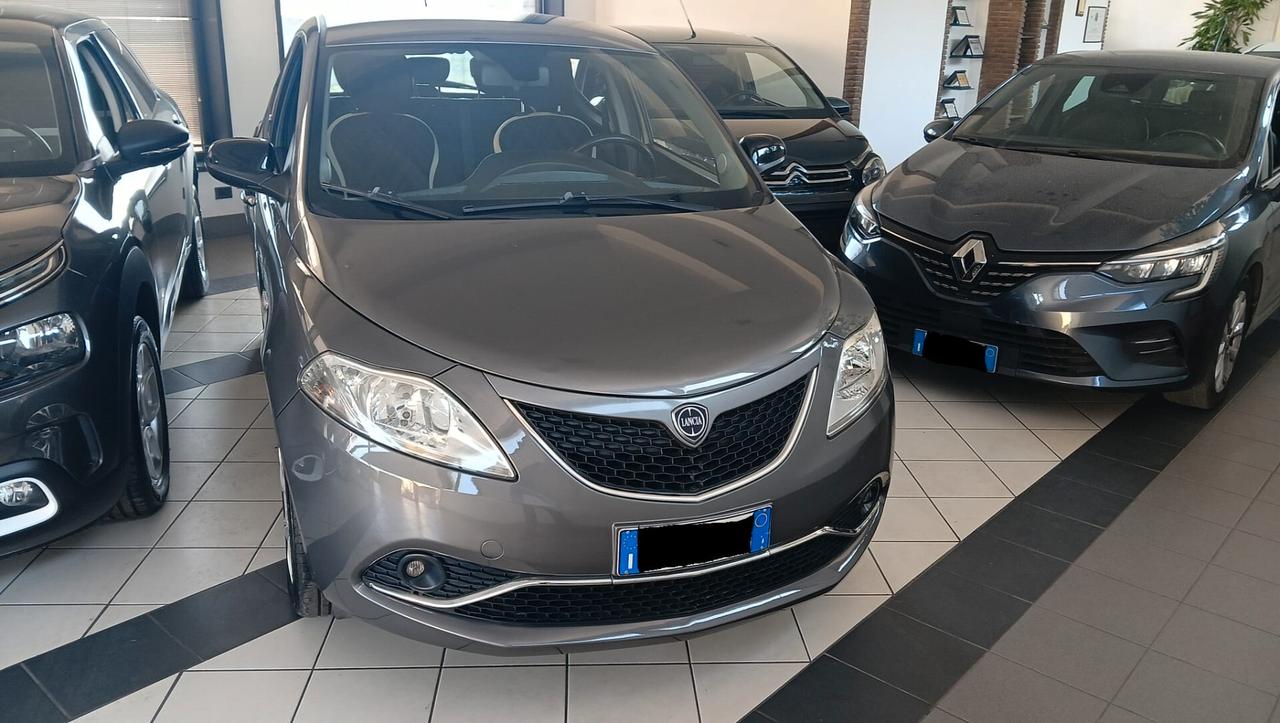 Lancia Ypsilon 85 CV 5 porte Gold CAMBIO AUTOMATICO