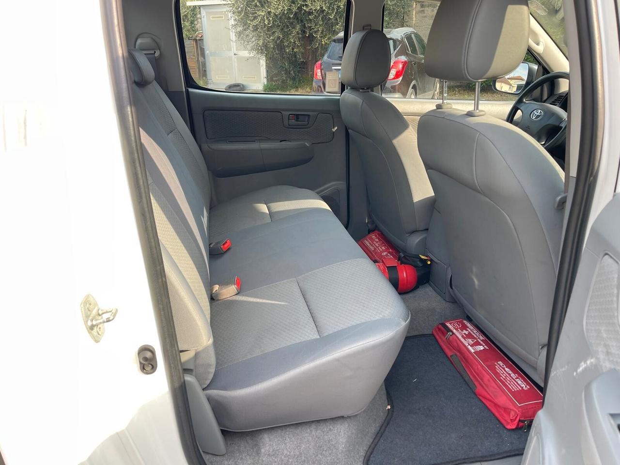 Toyota Hilux 2.5 D-4D 4WD 4p. Double Cab 4x4