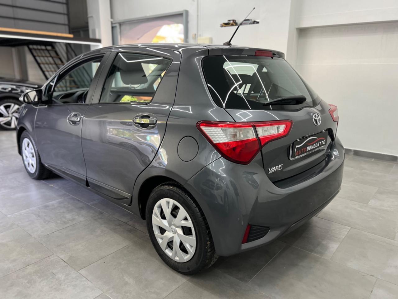 Toyota Yaris 1.0 5 porte Cool 2017