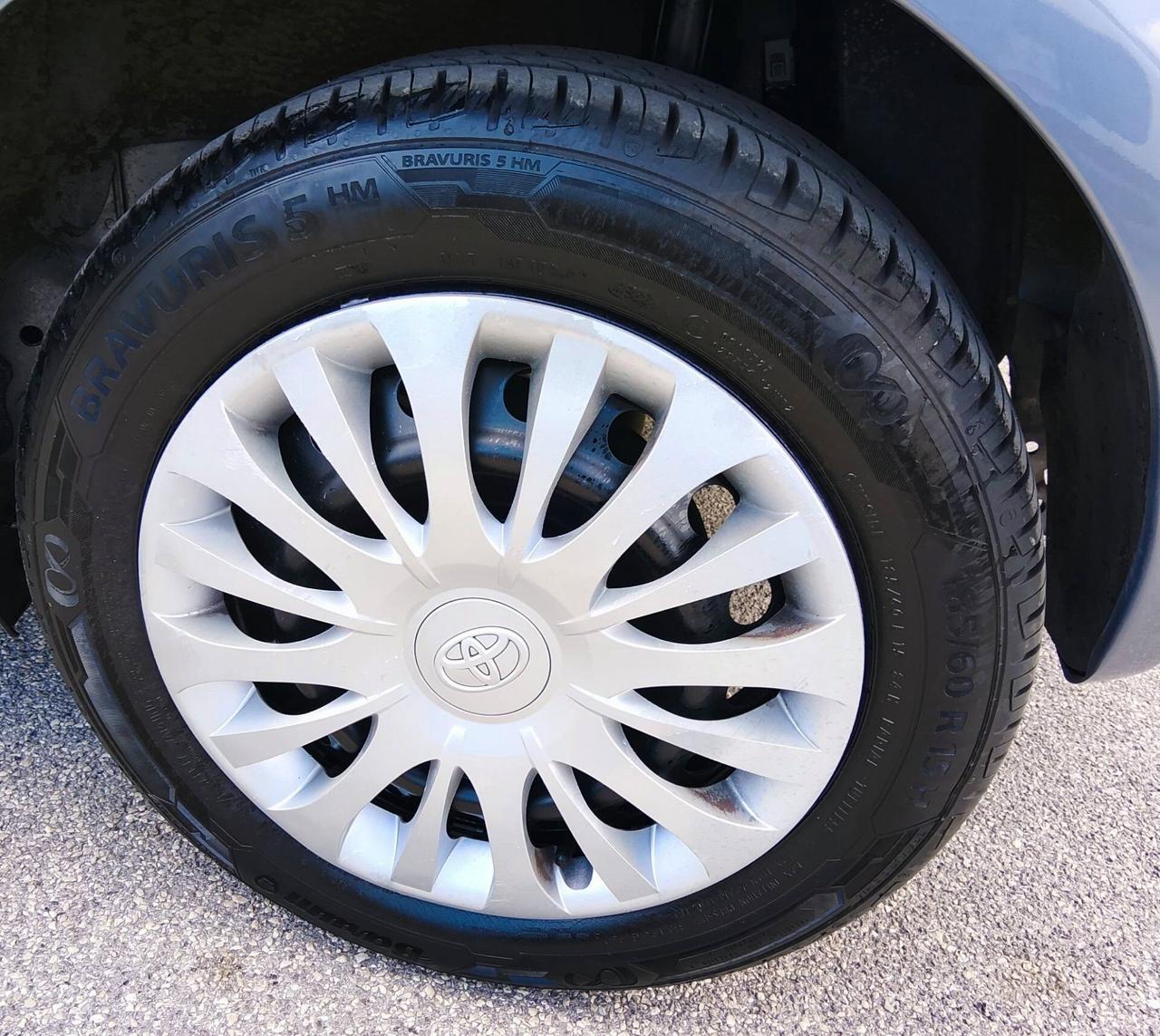 Toyota Yaris 1.3 4 CILINDRI!