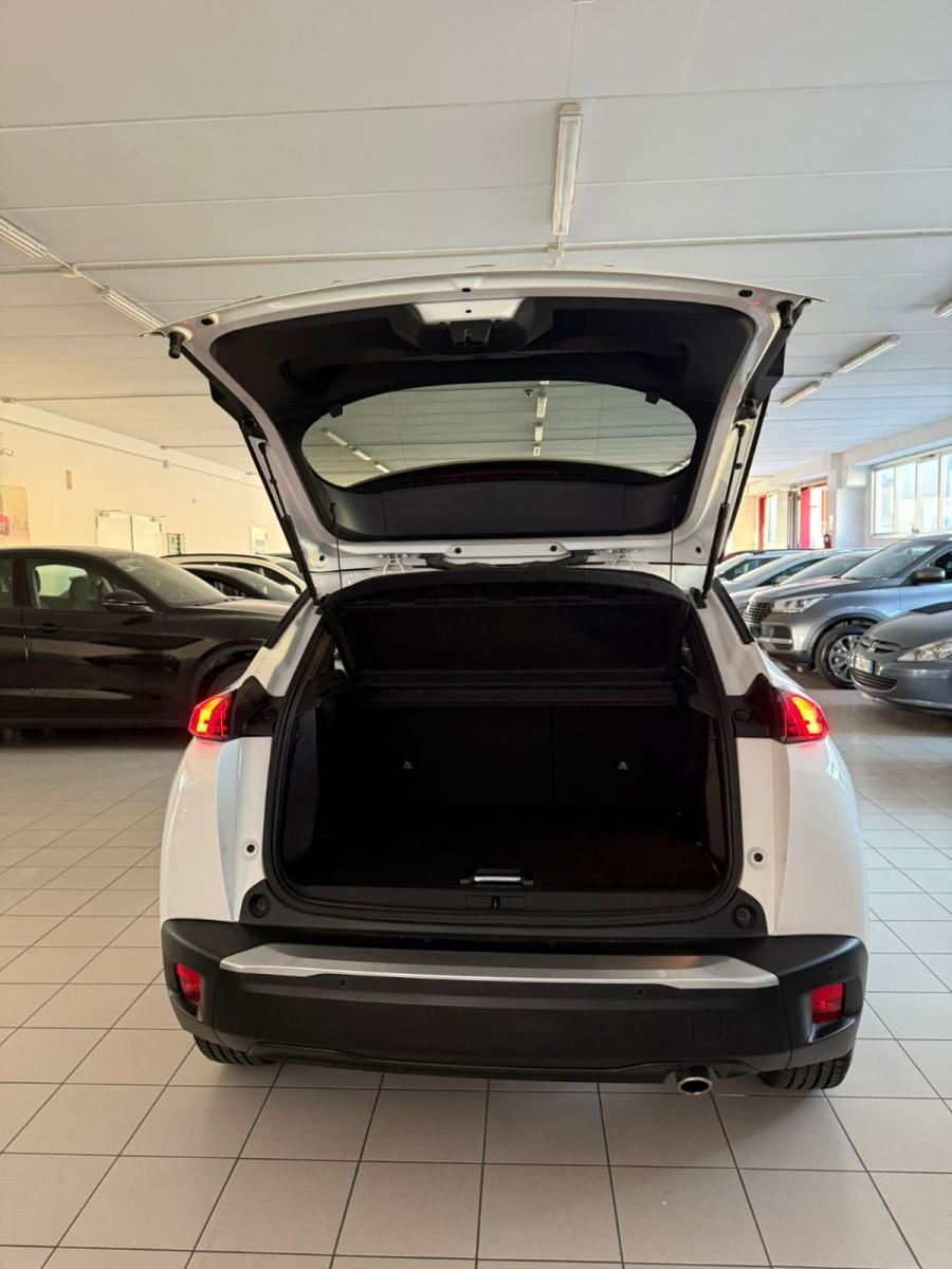 PEUGEOT - 2008 - BlueHDi 130 S&S EAT8 Allure Pack