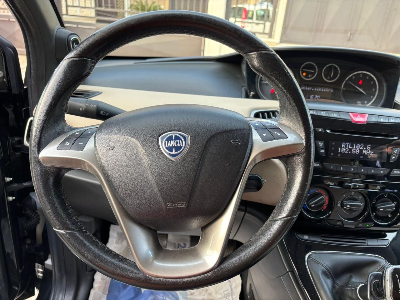 Lancia Ypsilon 1.2 69 CV 5 porte GPL Ecochic Platinum