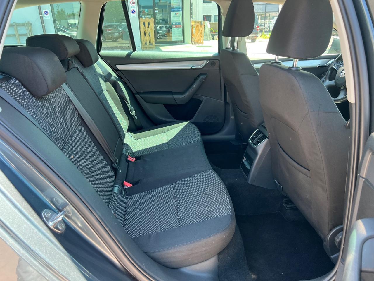 Skoda Octavia 1.6 TDI CR 105 CV Elegance