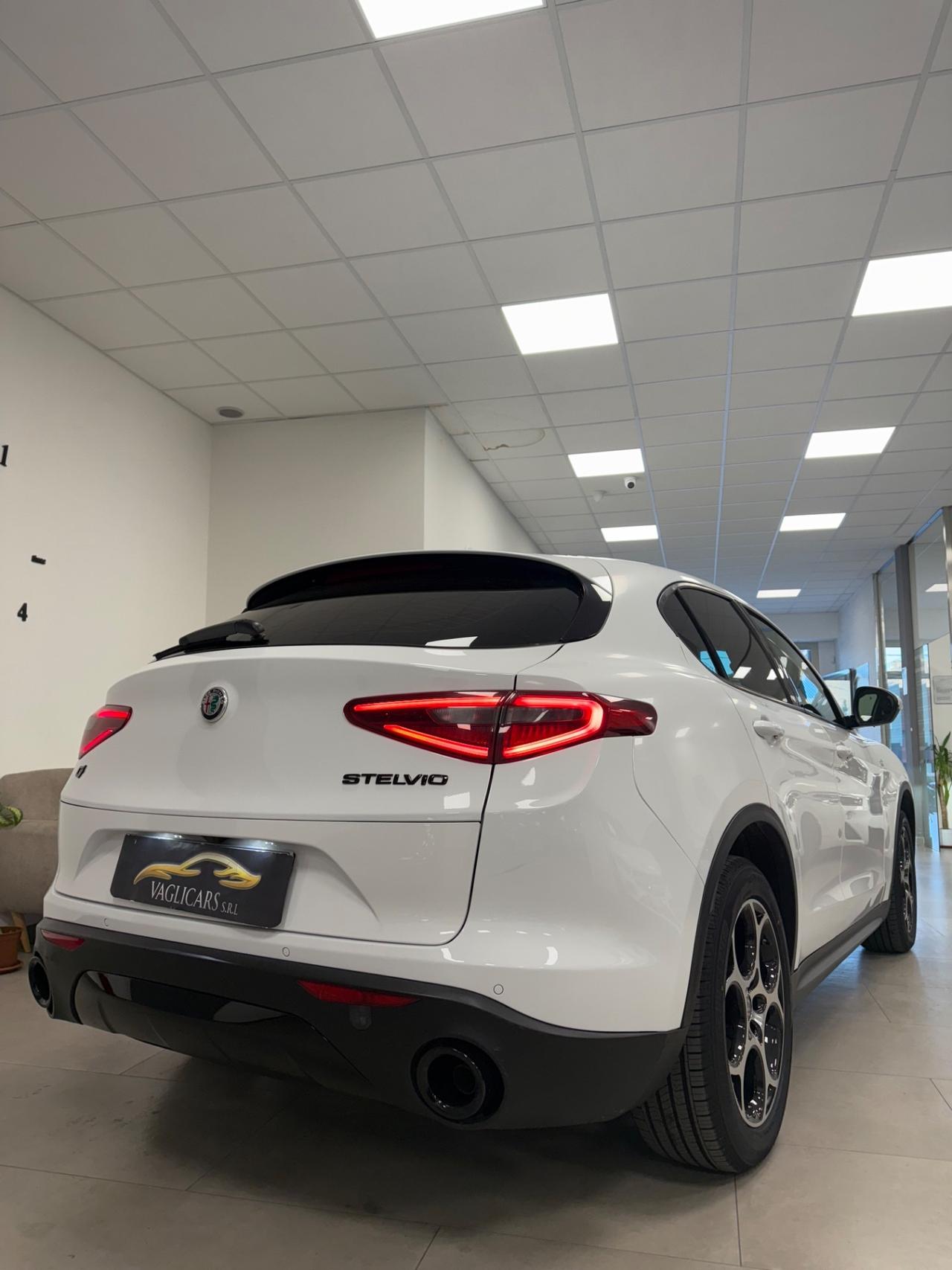Alfa Romeo Stelvio 2.2 Turbodiesel 210 CV AT8 Q4 Executive