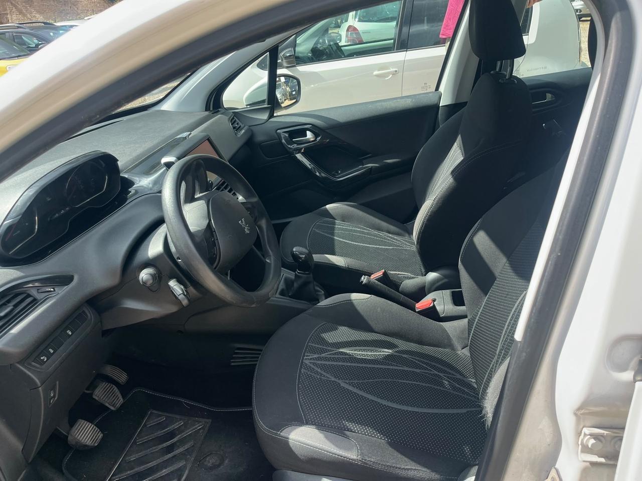 Peugeot 208 1.4 HDi 68 CV 5 porte Allure