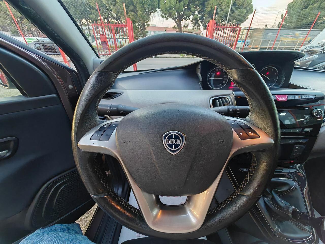 Lancia Ypsilon 1.3 diesel 05/2015 Cv95 ELLE