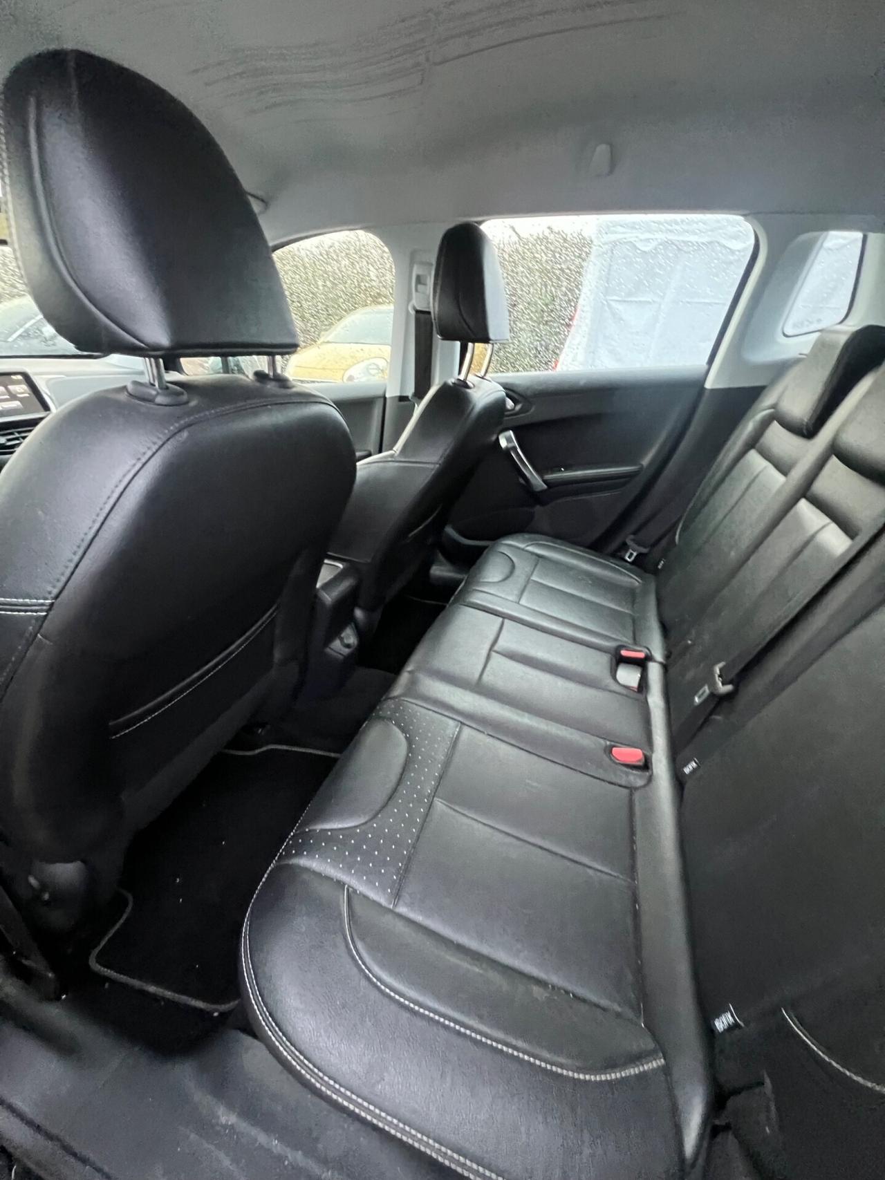 Peugeot 2008 BlueHDi 100 Black Matt