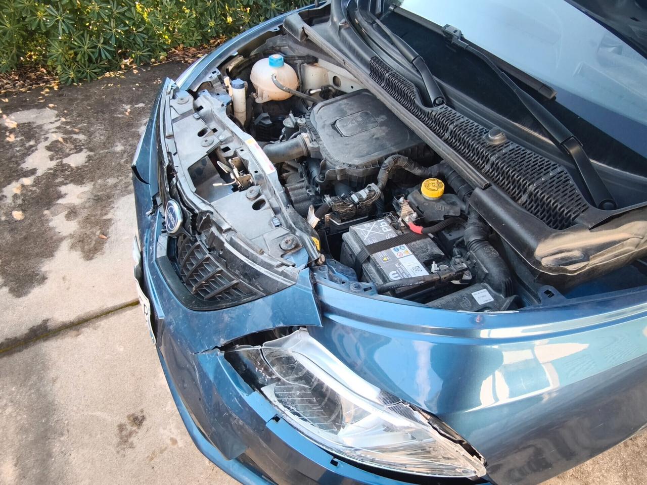 Lancia Ypsilon 1.0 Hybrid INCIDENTATA