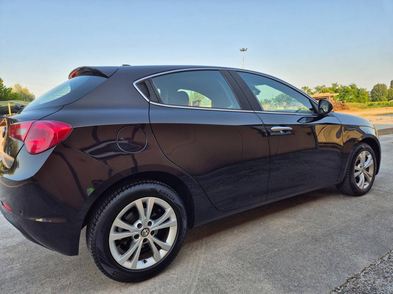 Alfa Romeo Giulietta 1.6 JTDm-2 105 CV Exclusive