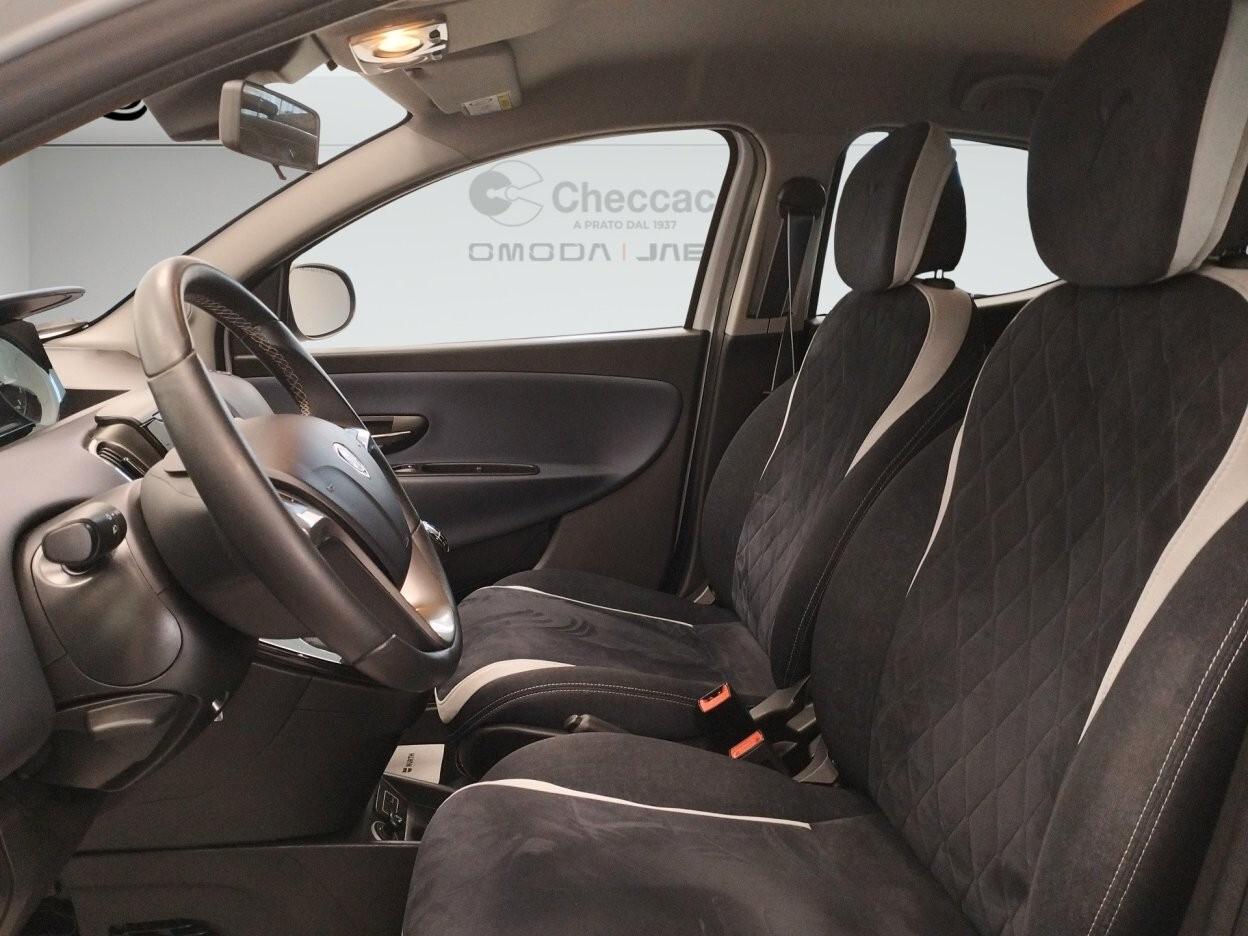 Lancia Ypsilon 1.2 69 CV 5 porte Mya