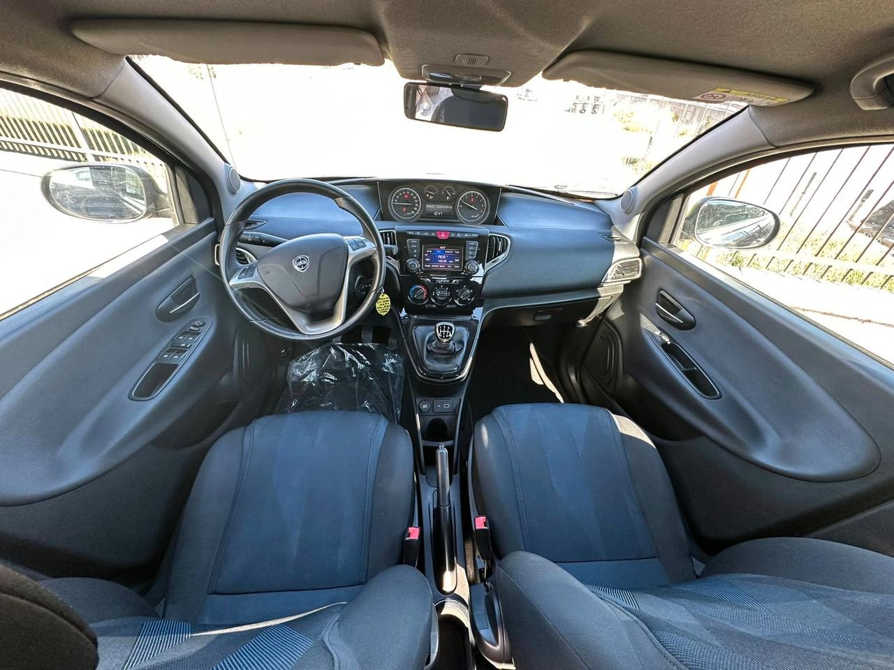 Lancia Ypsilon 1.0 FireFly 5 porte S&S Hybrid Ecochic Gold