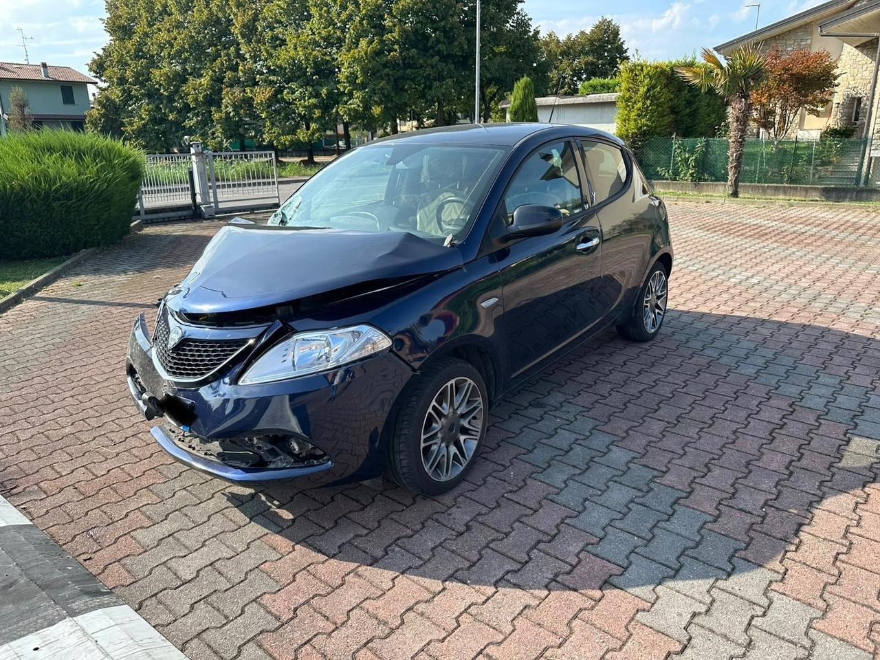 Lancia Ypsilon 0.9 TwinAir 85 CV 5 porte S&S DFN Platinum