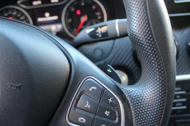 MERCEDES-BENZ GLA 200 d Automatic 4Matic Business