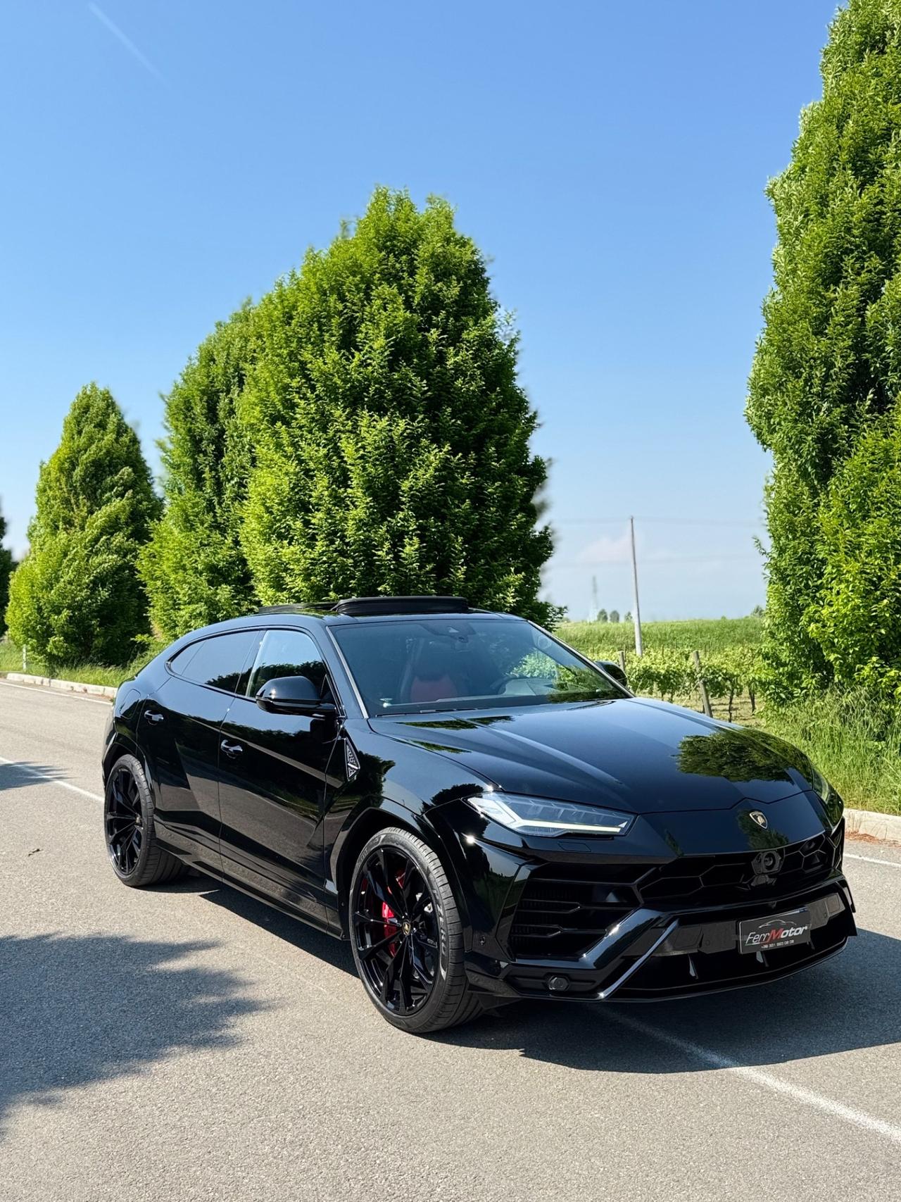 Lamborghini Urus 4.0 V8 650cv Total Black Permute