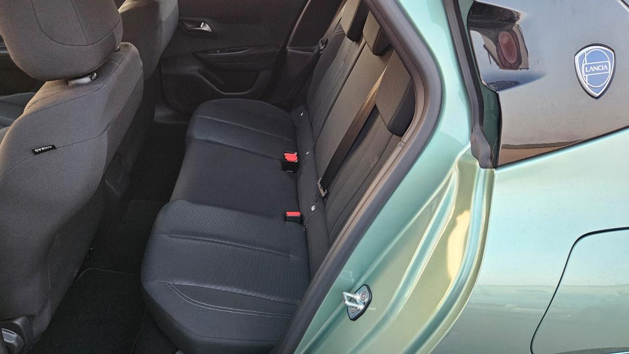Lancia Ypsilon Hybrid e-DCT